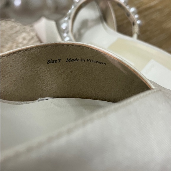 Dolce Vita Cream Kanika Pearl Kitten Heel Mule Pump size 7 - Picture 11 of 12